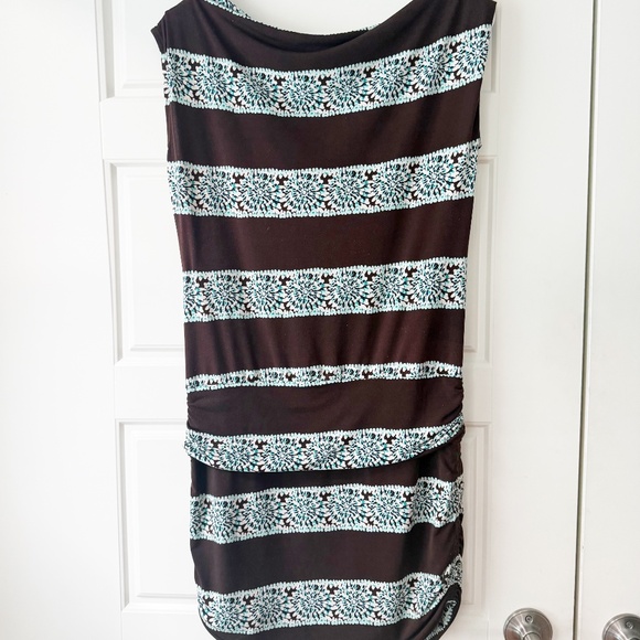 BCBGMaxAzria Brown Dress with Teal & White Design. Rouched on sides. Size S - Picture 2 of 8